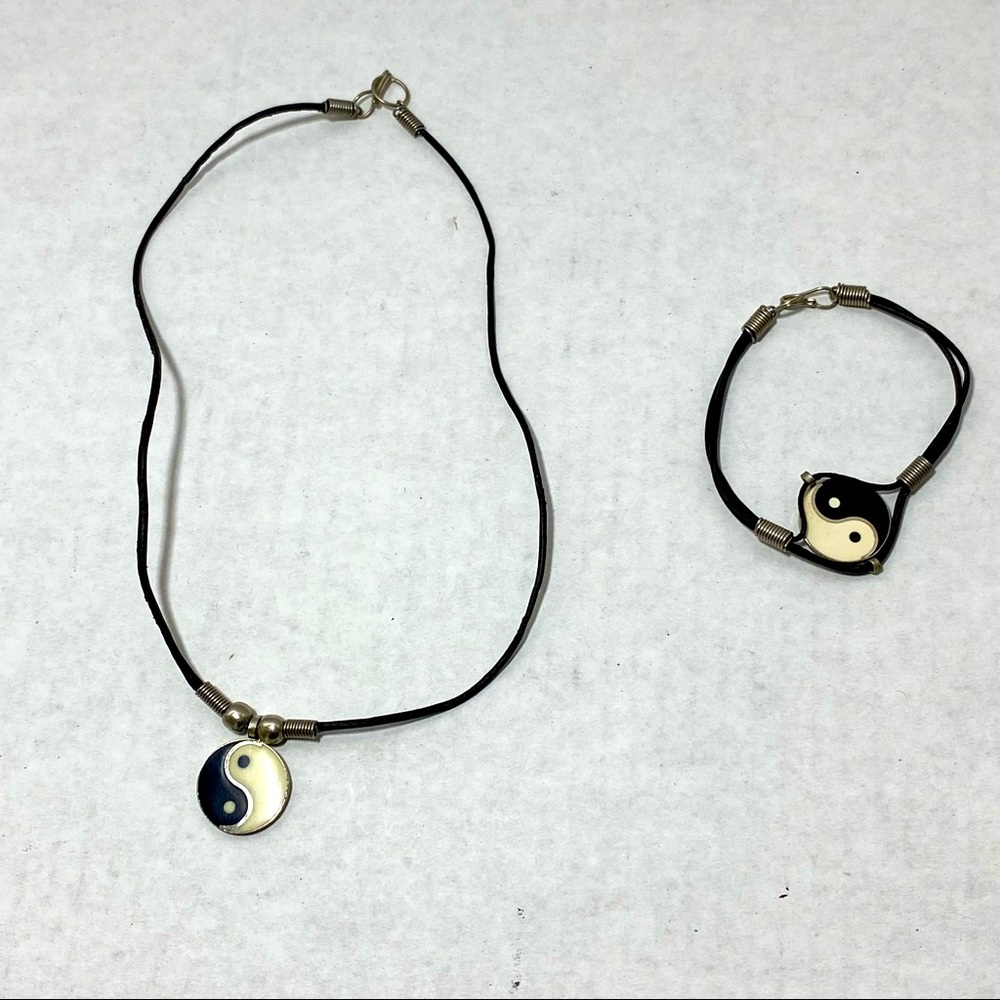 Yin-Yang necklace and bracelet enamel set